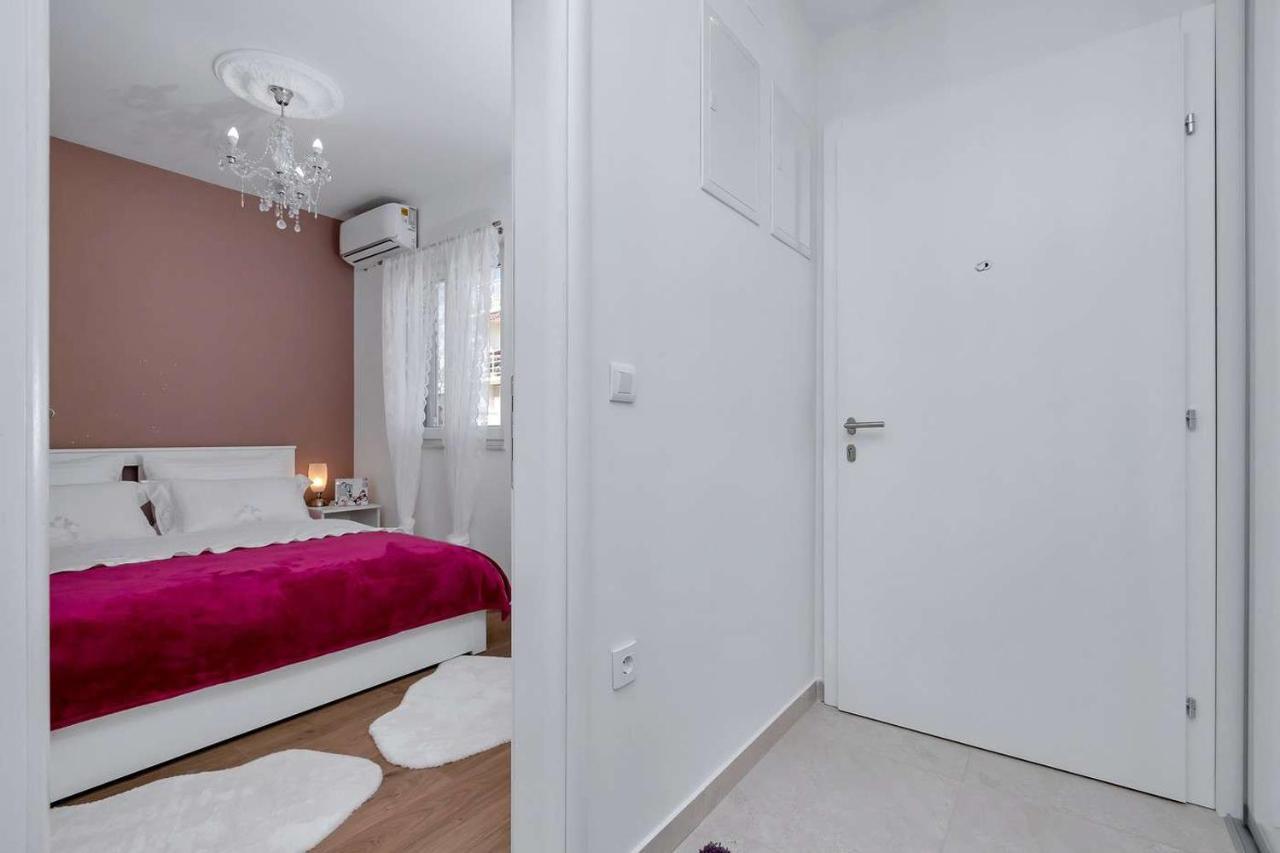 Luxurious Apartment Nino Makarska Exterior photo